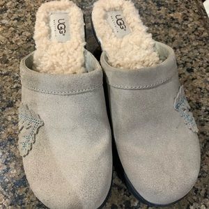 Ugg clogs